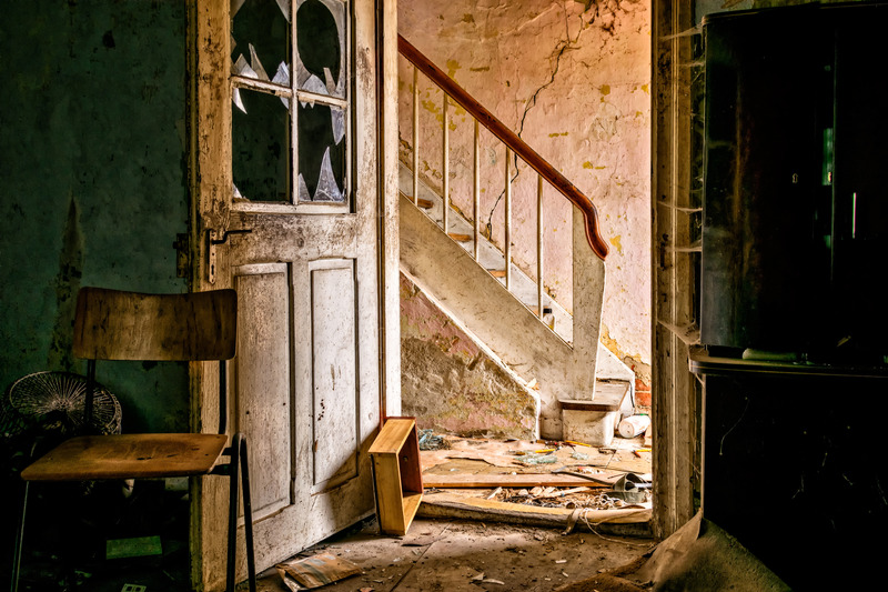 An old, derelict house.