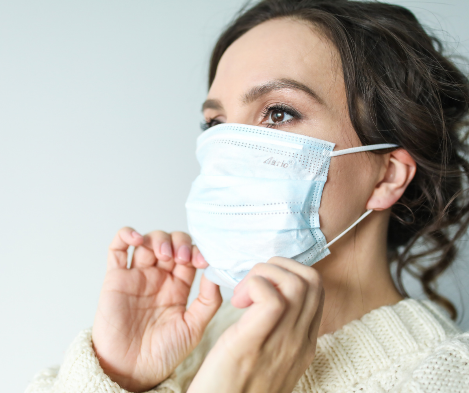 Woman wearing a face mask