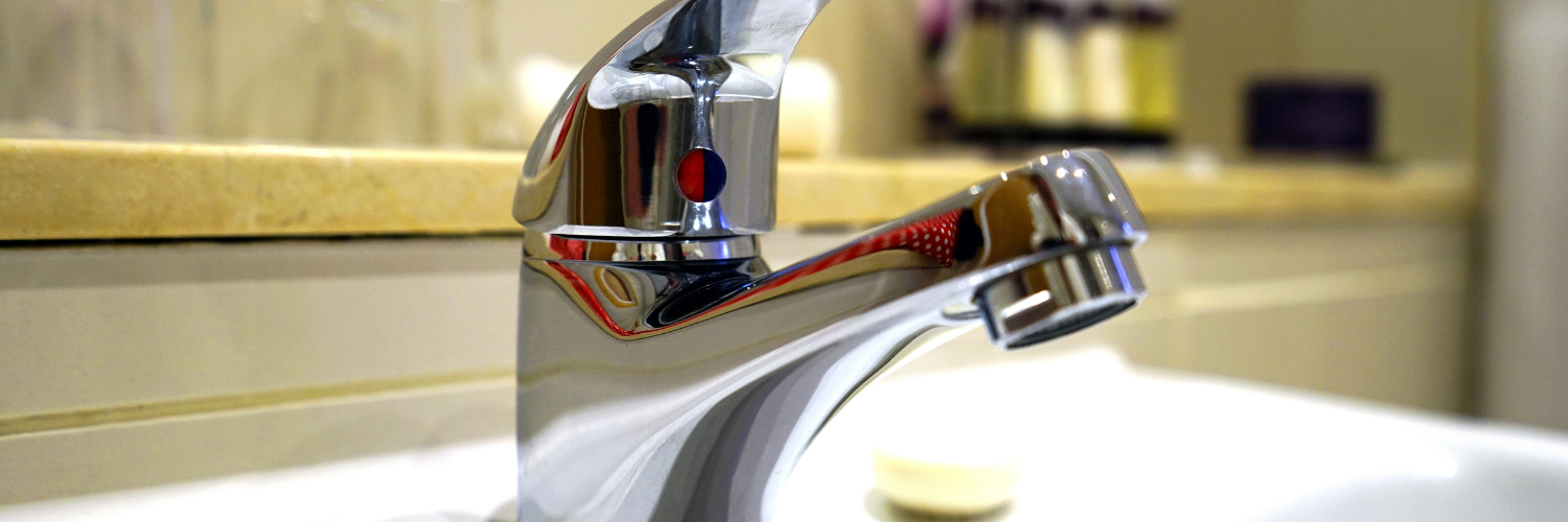 hot/cold water tap